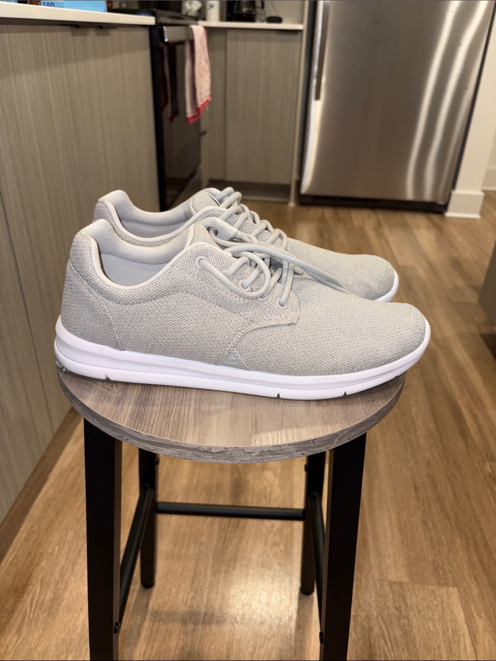 Men's Travis Matthew Lightweight Casual Sneakers - Light Gray